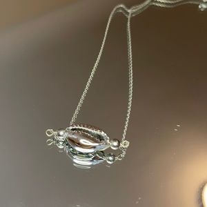 Silver shell necklace! New! Super cute